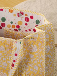 Bolso Tote de Algodón Acolchado Surtido OEM, Bolso de Hombro con Estampado Floral Amarillo, Venta al por Mayor para Mujer - Product Image 3