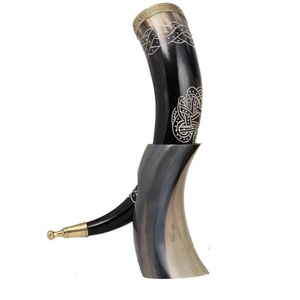 Juego de Cuernos Vikingos para Beber, Hechos a Mano, Ecológicos, a Prueba de Fugas, con Soporte, Estilo Religioso Animal, Taza de Cuerno de Búfalo Grabada - Product Image 1