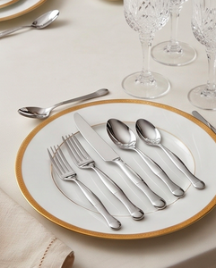 Juego de Cubiertos Modernos de Acero Inoxidable de 5 Piezas, Cuchillo, Tenedor y Cuchara con Acabado de Alto Brillo, Resistentes al Óxido, para Bodas - Product Image 4