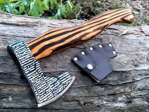 Axe Viking à barbe faite à la main A&M ENTERPRISES avec tête en acier gravée de runes, manche en bois bicolore rayé et haches assorties - Product Image 1