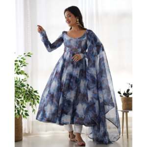 Magnifique robe Anarkali taille XS avec pantalon et dupatta pour les fêtes - Product Image 1
