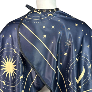 Capa de Peluquería Personalizada al por Mayor, Impermeable, con Diseño, para Corte de Cabello, con Broches y Cierre a Presión, Personalizable con Logotipo - Product Image 3