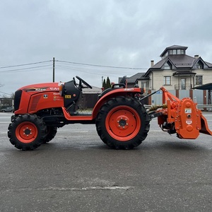 Premium Kubota Neostar B2441 Traktor, entwickelt für landwirtschaftliche Aufgaben mit starker Traktion, hoher Kraftstoffeffizienz und reibungsloser Bedienung. - Product Image 3