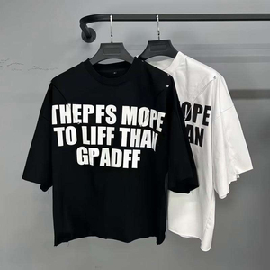 เสื้อยืดสตรีทแวร์ผ้าฝ้ายสีขาวดำทรงครอป แขนสั้น ทรงบ็อกซี่ มีกระเป๋าซิปกลับด้านสำหรับผู้ชาย - Product Image 1