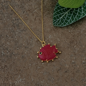 Collier Pendentif Poisson en Calcédoine Rose, Plaqué Or 18K sur Laiton, Bijou Tendance, Cadeau d'Anniversaire pour Elle - Product Image 4