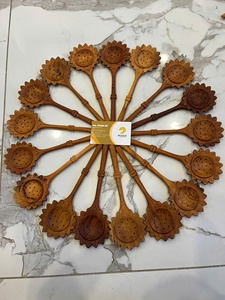 Cuillère en bois en forme de tournesol rouge, filtre à thé en bois pour feuilles de thé, passoire à thé en bois en forme de tournesol, cuillère en bois du Vietnam en forme de tournesol - Product Image 4