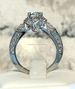 Anillo de Compromiso de Moissanita con Corte Brillante Redondo para Mujer, Oro Sólido de 18K con Baño de Rodio, Engaste de Garras, Estilo Clásico, Ideal para Regalo - Product Image 4