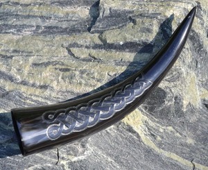 Corne à boire viking, corne naturelle, faite à la main, gravée sur mesure - Product Image 5