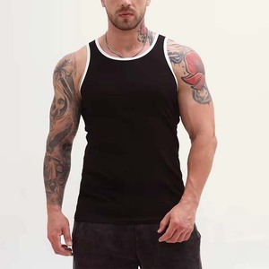 Débardeur tricoté noir uni pour homme, col rond, sans manches, décontracté, pour la gym et l'entraînement - Product Image 1