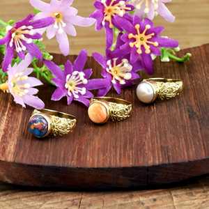 Anillo de Perlas y Turquesa Oyster Hecho a Mano con Banda Floral de Oro Vermeil de 18k y Plata de Ley 925, Joyería Fina Estilo Boho - Product Image 3