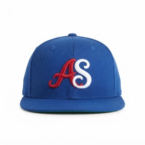 Casquette de baseball personnalisée avec logo brodé en chaîne de lettres entrelacées, calotte structurée, visière incurvée, ajustable, style streetwear - Product Image 2