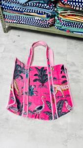 Bolso Tote de Terciopelo Le Souvenirs para Mujer, Estilo Bohemio Vintage con Estampado de Jungla, Bolsillos Interiores, Ligero, Ideal para Viajes y Compras de Verano - Product Image 4