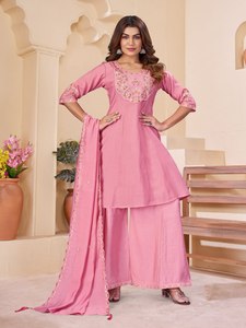 Traje Anarkali de Algodón Rosa con Bordado en Cuello y Mangas, Corte Regular, Ropa Tradicional India y Pakistaní para Mujer, Sin Arrugas - Product Image 1
