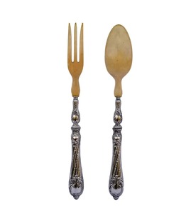 Cuillères et fourchettes à salade en métal architectural – Spatules sculptées pour des tables raffinées - Product Image 1