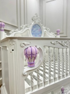 Cuna de Bebé Elegante y Lujosa de Madera Maciza Tallada a Mano, Diseño Clásico, Muebles de Guardería de Estilo Real - Product Image 3