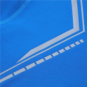 Services OEM – Haut de sport respirant à compression, séchage rapide, imprimé numériquement, personnalisé, en Spandex/Polyester, idéal pour l'entraînement (Rash Guard) - Product Image 4