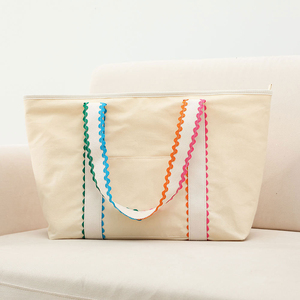 Bolso Tote 2026 de Fabricación Pakistaní con Diseño Moderno y Estructura Ligera para Salidas Informales - Product Image 5