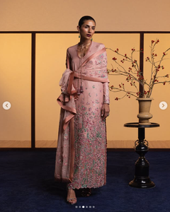 SADIA AUN HUTE COUTURE Elegant Pink <b>Silk</b> <b>Kurta</b> / Kurti Floor-Length Reversible Traditional Women's Wedding Wear India Pakistan - Product Image 2