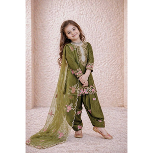 Ensemble salwar élégant brodé pour filles, avec haut et dupatta de créateur, confectionné en crêpe et soie organza, idéal pour les mariages et les festivals. - Product Image 2