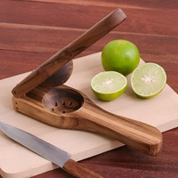Houten citruspers, handmatige limoenpers, citruspers voor keuken en koken