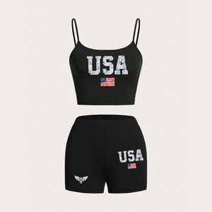 ชุดเซ็ตเสื้อครอปสายเดี่ยวพิมพ์ลายธงชาติอเมริกา 2 ชิ้น พร้อมกางเกงขาสั้นเอวสูงทรงบูตี้ สไตล์สตรีทแวร์สำหรับออกกำลังกายและฟิตเนส รับสกรีนโลโก้ตามสั่ง - Product Image 3