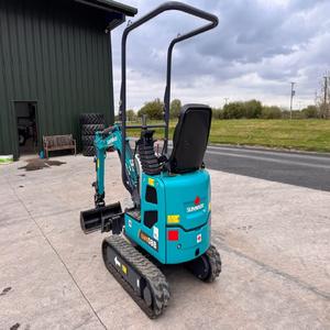 Mini-excavatrice sur chenilles hydraulique SUNWARD SWE18UB, poids opérationnel 1,8 tonne, dotée de moteur, pompe, moteur électrique et engrenages. - Product Image 4