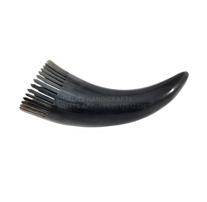 Peine para Cabello de Cuerno de Búfalo Orgánico Hecho a Mano, con Dientes Finos para Desenredar, Cómodo para Uso en el Hogar, Belleza Artesanal - Product Image 3