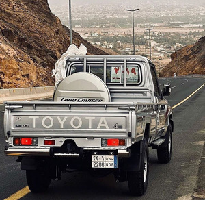 Camioneta Usada de Calidad en Venta, Motor Diésel 4x4, Camioneta Land Cruiser Usada en Venta - Product Image 1