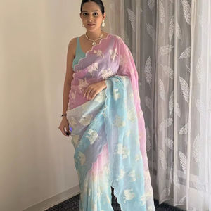 Elegante Saree de Seda de Doble Tono con Bordado Exquisito y Blusa de Seda a Juego para Ocasiones Festivas - Product Image 1