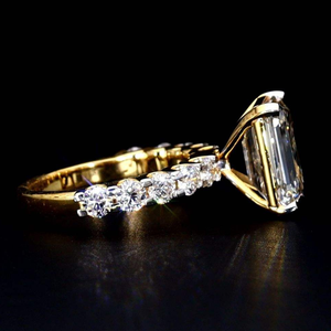 แหวนเพชรทรงเหลี่ยมมรกต 2 กะรัต เพชรเพาะเลี้ยงในห้องปฏิบัติการ ทอง 14K ประดับเพชรข้าง 1 กะรัต สำหรับงานหมั้นและงานแต่งงาน ได้รับการรับรองจาก IGI สำหรับเธอ - Product Image 3