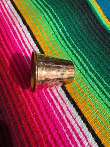 Vaso de chupito de cobre martillado hecho a mano, vaso de chupito para despedida de soltera o boda con estética rústica, sanador - Product Image 6