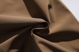 Estilo Grunge Desgastado: Bordes deshilachados y lavados descoloridos que combinan perfectamente con botas deportivas y camisetas de bandas. - Product Image 3