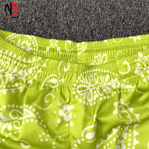 Shorts de sport pour homme, tendance, respirants, extensibles, séchage rapide, en toile, taille haute, logo personnalisé sur le devant, pour la course à pied et la gym chez NURAK - Product Image 3