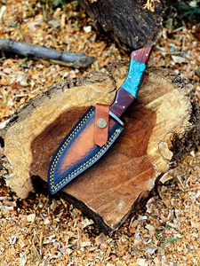 Couteau de chasse artisanal en acier Damas avec lame à pointe tombante, manche en bois et résine, pour survie en extérieur et camping, prêt pour l'EDC et l'expédition FBA - Product Image 4
