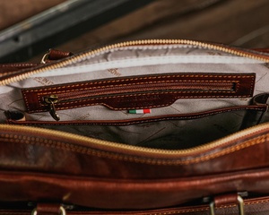 Nueva Llegada: Bolsas de Cuero para Portátil de Color Personalizado, Fabricación de Bolsas de Cuero para Portátil Hechas a Medida con Etiqueta Privada - Product Image 2