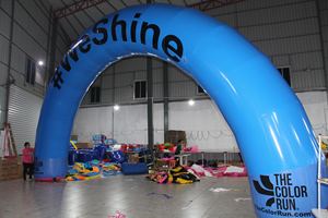 Arco inflable azul We Shine para eventos publicitarios al aire libre - Product Image 2