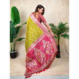 Pañuelo de Seda Tejido con Hilo Zari Verde Banarasi, Estilo Mehendi, Saree Étnico Indio Premium de Elite Weaves, 650g - Product Image 5