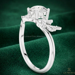 Anillo de Compromiso de Lujo con Diamante Cultivado en Laboratorio y Piedras Laterales de Moissanita |   Anillo de Boda con Diseño de Hoja y Rama, Chapado en Oro de 18K, Certificado por IGI - Product Image 3
