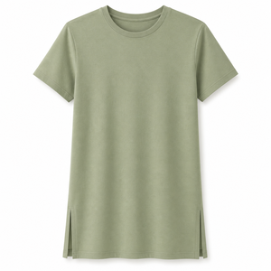 Camiseta de Manga Corta para Mujer, Color Verde Salvia, Cuello Redondo, Corte Largo con Abertura Lateral, en Tejido de Algodón Interlock, Estilo Casual - Product Image 3