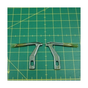 141000352 PIÈCES DE MACHINE À COUDRE DOMESTIQUE MÉNAGÈRE LOOPER INFÉRIEUR FABRIQUÉES À TAIWAN - Product Image 1