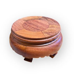 Un grand présentoir en bois de rose massif, de 16 cm de hauteur. - Product Image 1