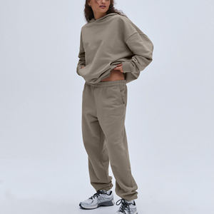 Sudadera con Capucha de Invierno para Mujer de Calidad Premium, Sudadera con Capucha Oversize Personalizada con Bolsillos y Hombros Caídos - Product Image 4