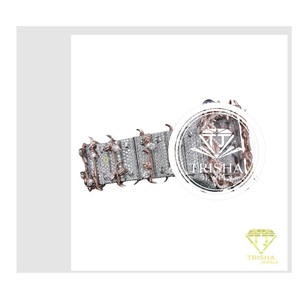 Montre de luxe élégante en or noir et diamants de qualité supérieure, idéale pour les fêtes et mariages, disponible à la vente - Product Image 1