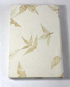 Diario Personalizado con Tapa Dura de Papel Color Crema, con Impresiones de Hojas Frescas, 48 Hojas, Regalo - Product Image 4