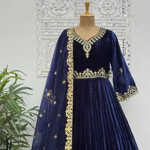 Antra Lifestyle Salwar Kameez de Terciopelo Viscoso Puro con Bordado de Lujo y Lentejuelas, Incluye Pantalón y Dupatta, Secado Rápido, Ideal para Bodas de Invierno - Product Image 1