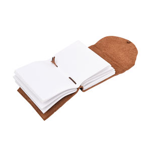 Diario hecho a mano con cubierta de cuero genuino vintage y correa para atar. - Product Image 5