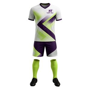 Vêtements de sport confortables pour hommes, uniforme de football 100% polyester, uniforme de football sur mesure pour hommes - Product Image 2