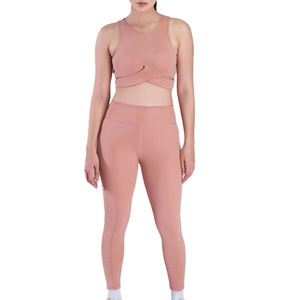 Conjunto de Yoga para Mujer de 2 Piezas, Ropa Deportiva Ecológica, Sujetador Deportivo con Tirantes Ajustables y Cuello en V, Leggings de Cintura Alta, Proveedor Mayorista - Product Image 1