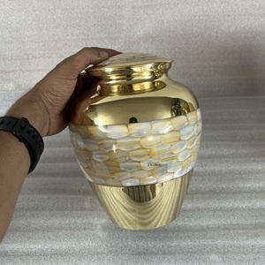 Urn — artisanat de perles, en laiton, avec incrustation de serpillère, fait à la main - Product Image 3