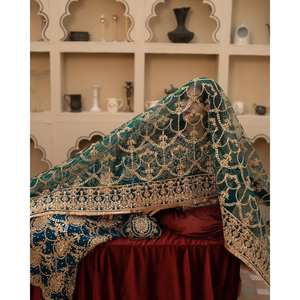 Conjunto de Fiesta de Diseño con Top de Satén, Pantalones Plazzo y Dupatta con Bordado Elaborado, Aspecto Elegante - Product Image 2